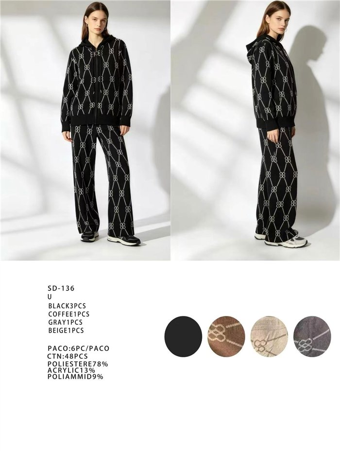 Conjunto chaqueta de punto estampado con capucha y pantalón