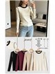 Camisa canelada com detalhes contrastantes