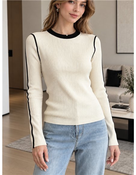 Camisa canelada com detalhes contrastantes