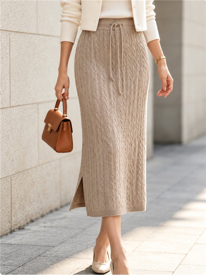 Falda midi de punto trenzado con cordón