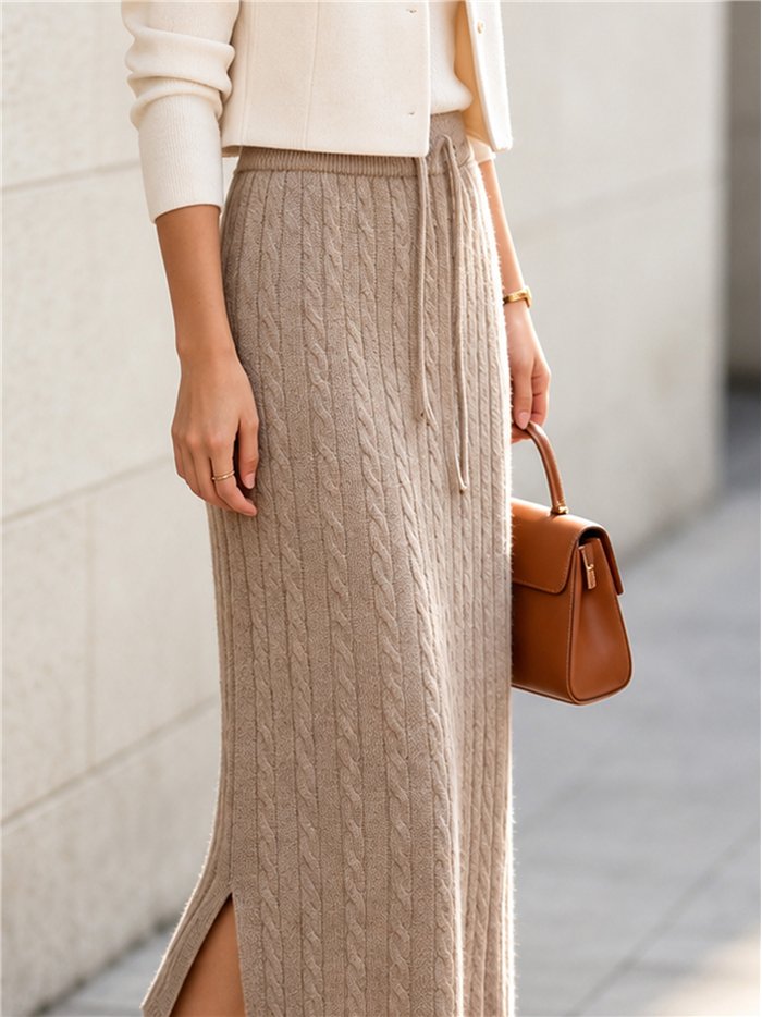Falda midi de punto trenzado con cordón