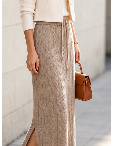 Falda midi de punto trenzado con cordón