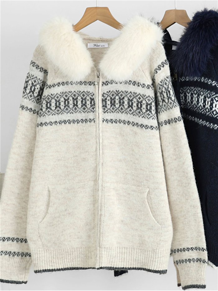 Giacca in maglia jacquard con cappuccio in pelliccia