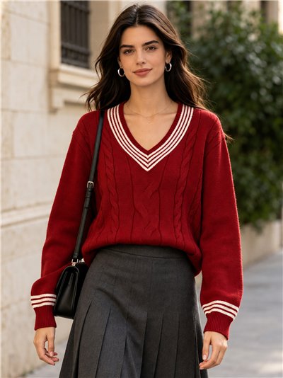 Pull en maille à col V et torsades