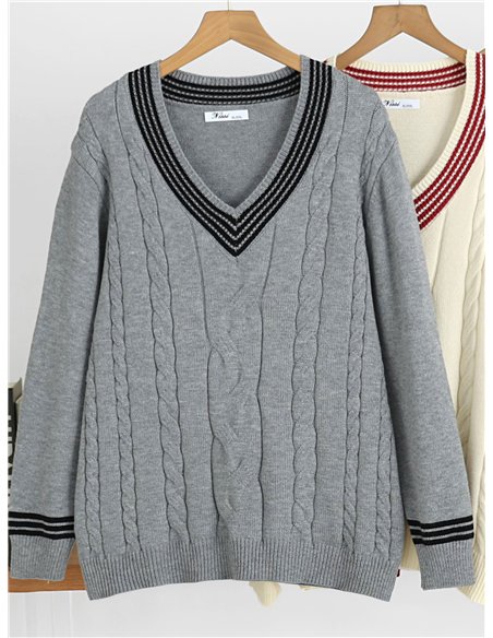 Pull en maille à col V et torsades