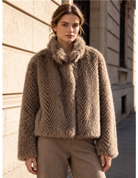 Chaqueta corta de pelo
