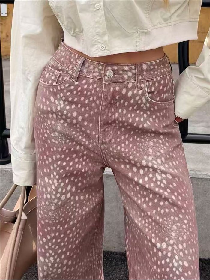 calça jeans de perna larga com estampa animal