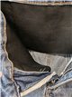 Calça jeans vintage de perna larga com faixa