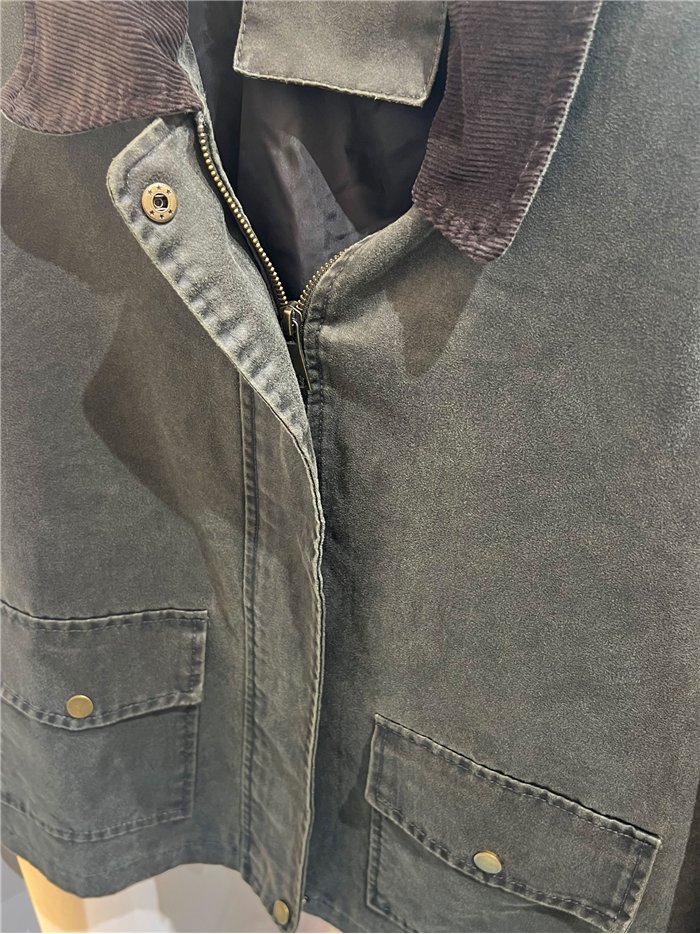 Chaqueta corta encerada cuello pana