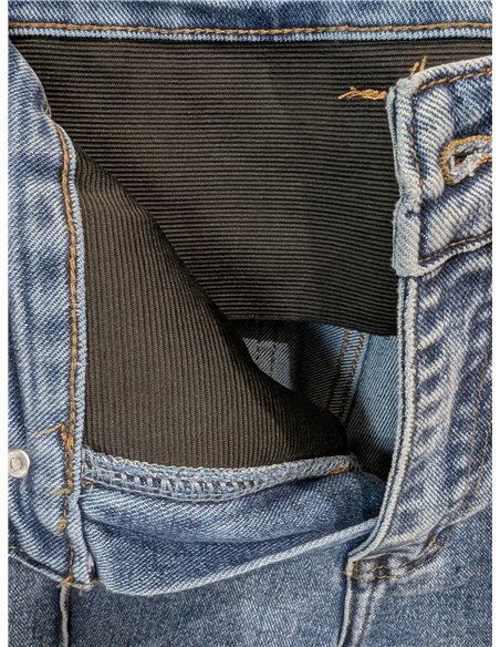 Jeans wide leg con faja y bolsillos