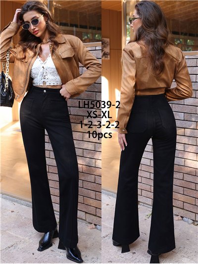 Jeans wide leg negro con faja y bolsillos 2