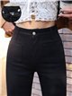Jeans wide leg negro con faja y bolsillos