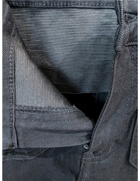 Jeans wide leg negro con faja y bolsillos