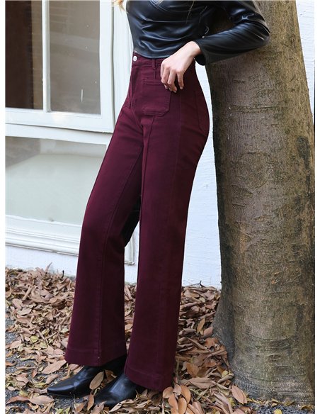 Jeans wide leg vino con faja y bolsillos