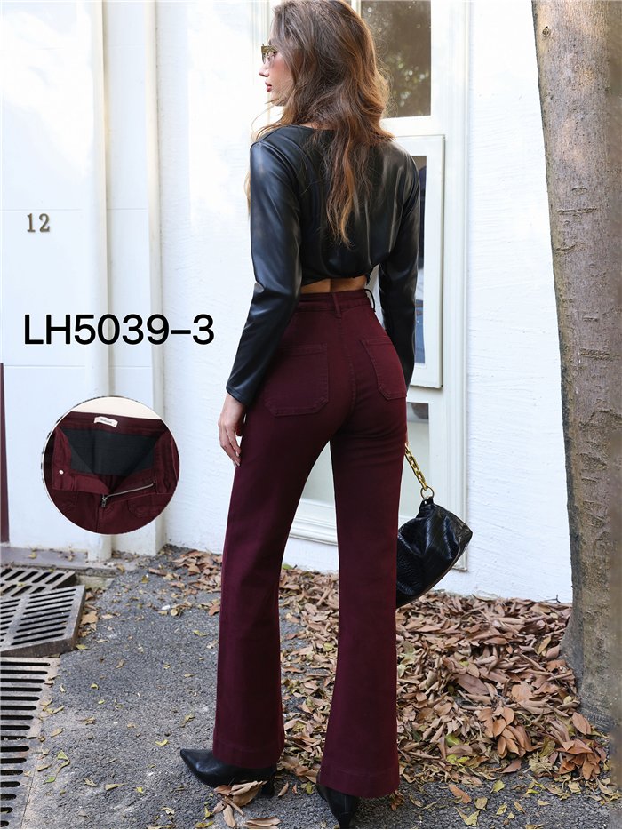 Jeans wide leg vino con faja y bolsillos