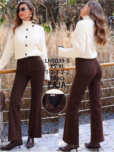 Jeans wide leg chocolate con faja y bolsillos 2
