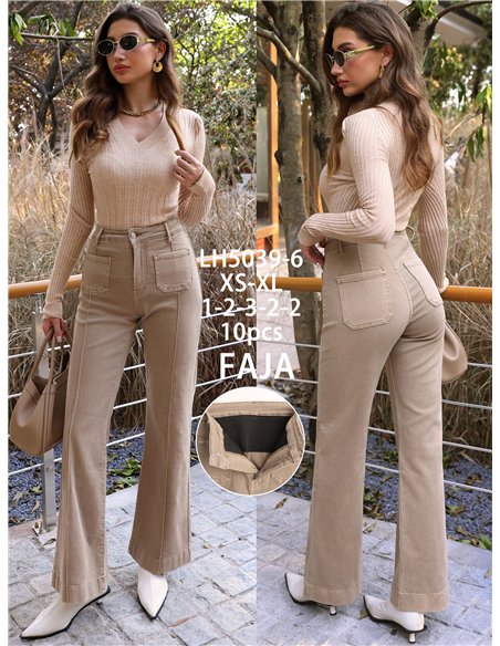 Jeans wide leg beige con faja y bolsillos