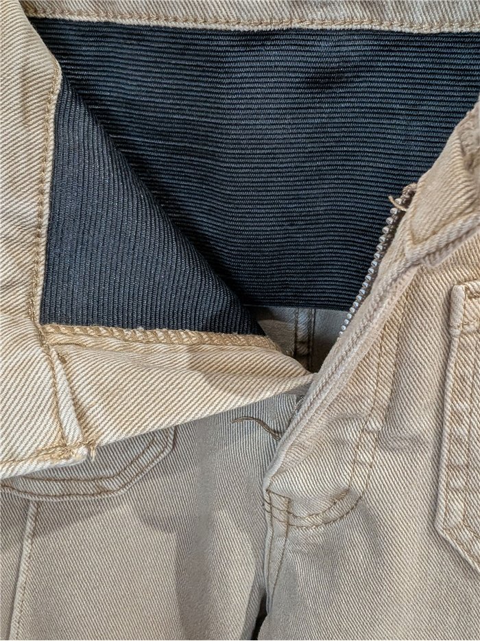 Jeans wide leg beige con faja y bolsillos