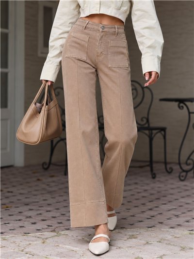 Jeans wide leg beige con bolsillos de plastrón