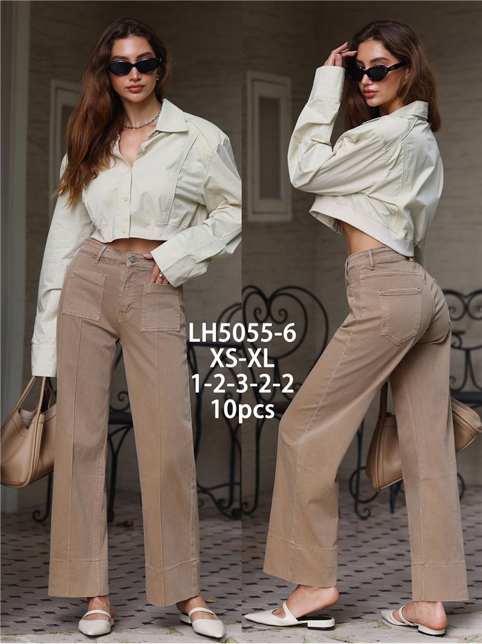 Jeans wide leg beige con bolsillos de plastrón