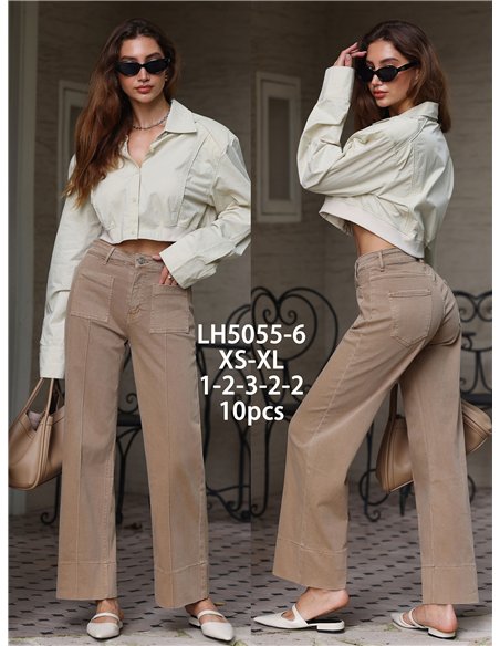 Jeans wide leg beige con bolsillos de plastrón