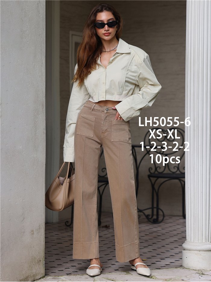 Jeans wide leg beige con bolsillos de plastrón