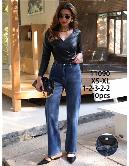 Jeans wide leg con faja y bolsillos con solapa