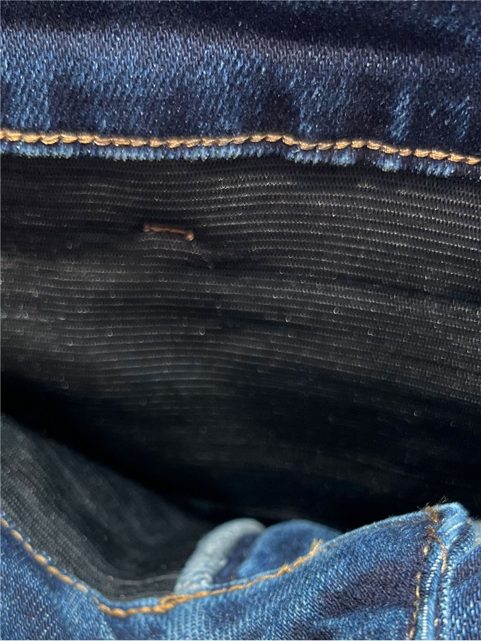 Jeans básicos con faja efecto vientre plano