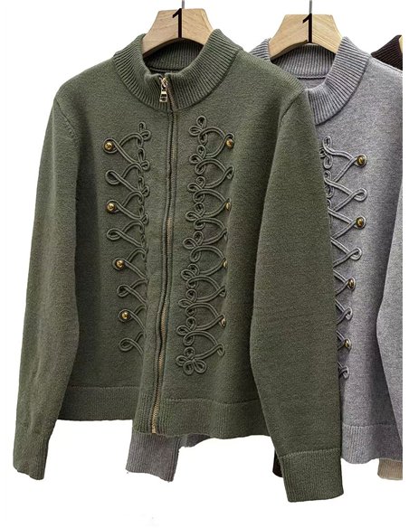 Cardigã de tricô estilo militar com fecho de rã.