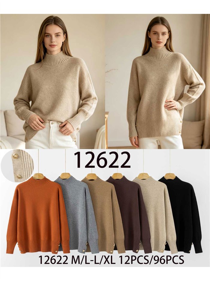 Rollkragenpullover mit seitlichen Knöpfen