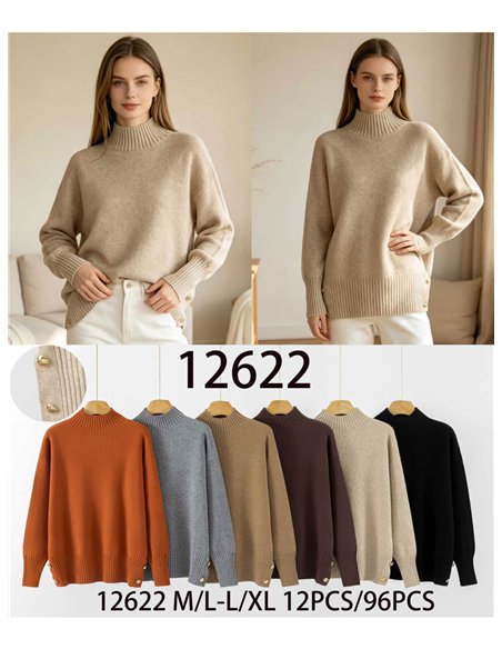 Rollkragenpullover mit seitlichen Knöpfen