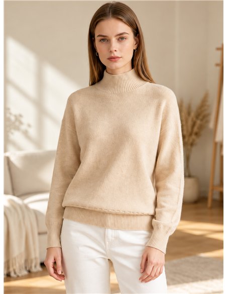 Rollkragenpullover mit Ziernähten