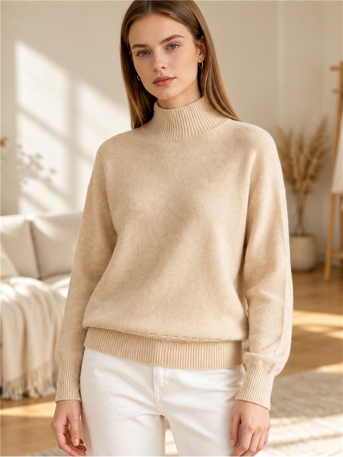 Rollkragenpullover mit Ziernähten
