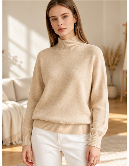 Rollkragenpullover mit Ziernähten