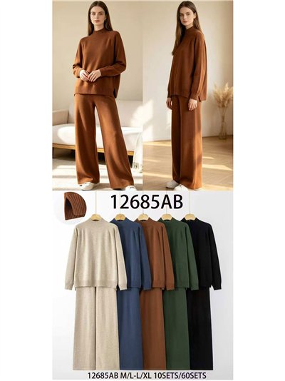 Conjunto jersey cuello alto y pantalón 2