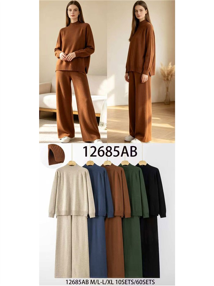 Conjunto jersey cuello alto y pantalón