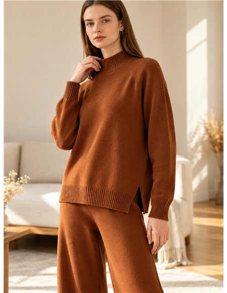 Conjunto jersey cuello alto y pantalón