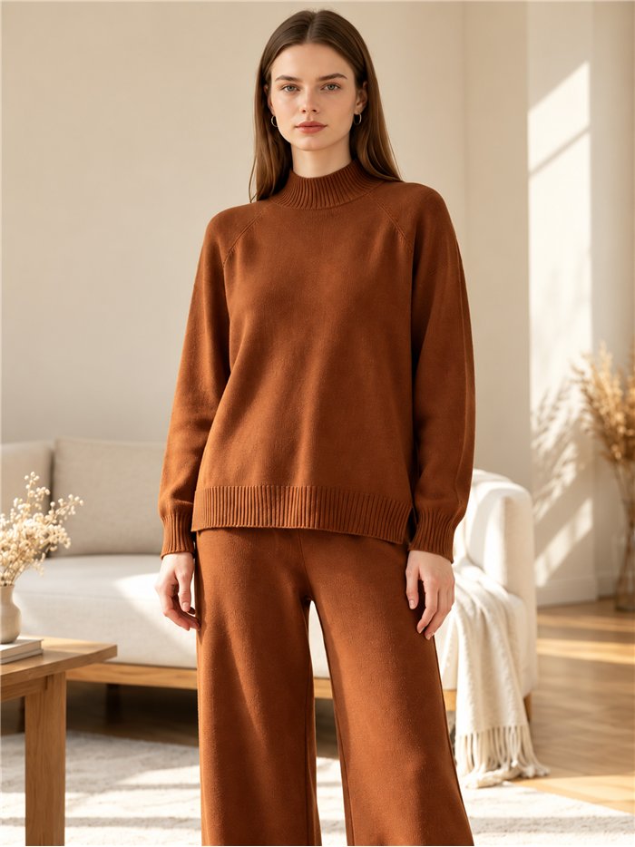 Conjunto jersey cuello alto y pantalón