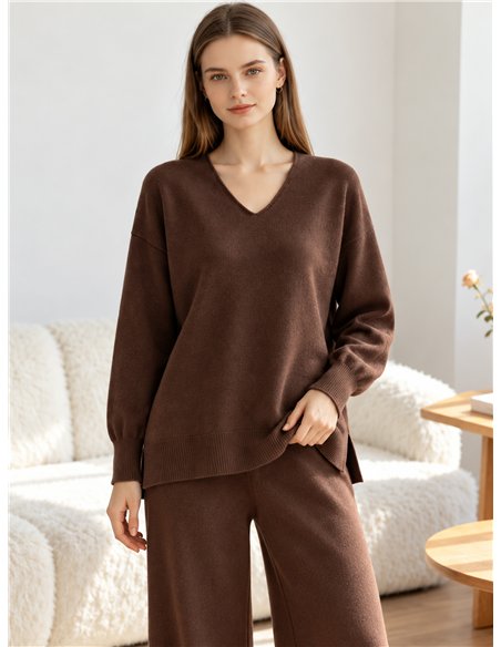 Conjunto jersey cuello pico y pantalón