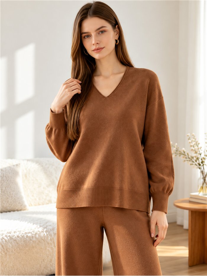 Conjunto jersey cuello pico y pantalón