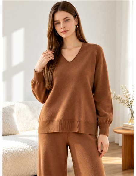 Conjunto jersey cuello pico y pantalón