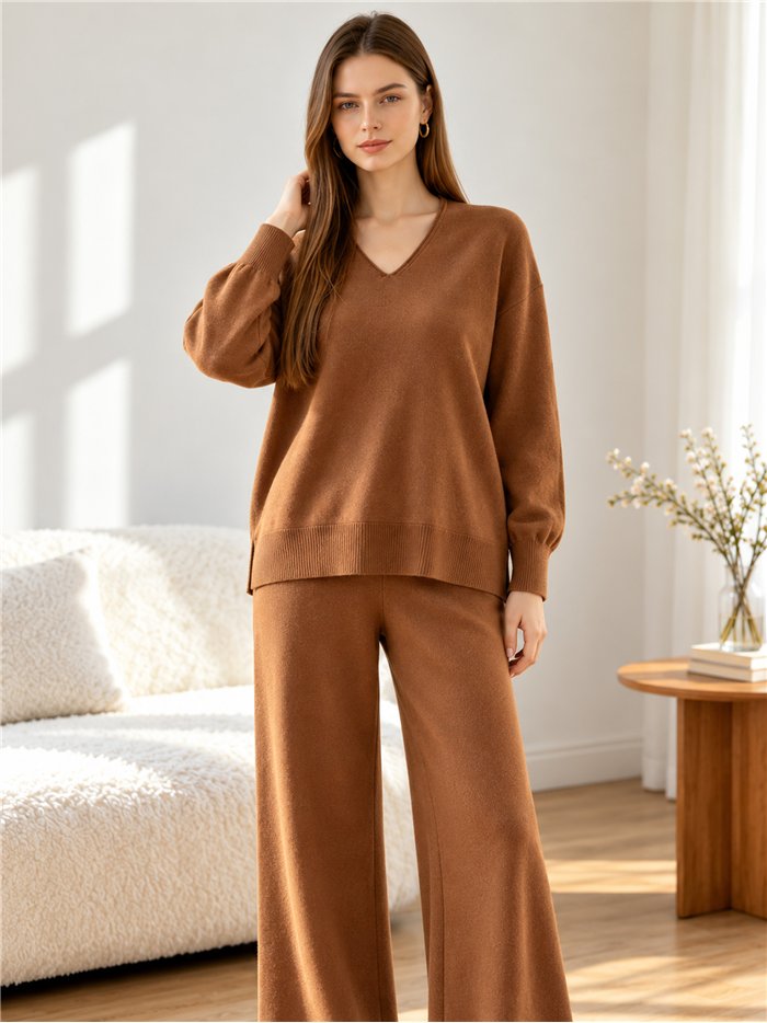 Conjunto jersey cuello pico y pantalón
