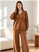 Conjunto jersey cuello pico y pantalón