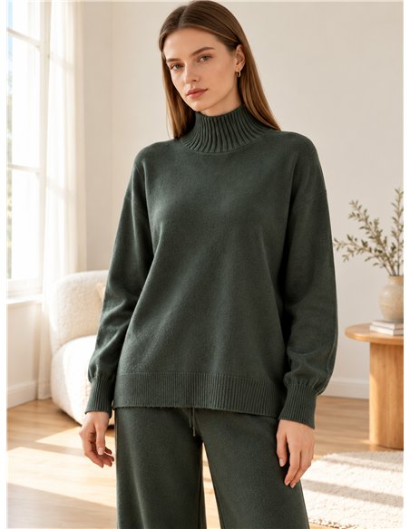 Conjunto jersey cuello alto bajo desflecado y pantalón