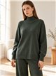 Conjunto jersey cuello alto bajo desflecado y pantalón
