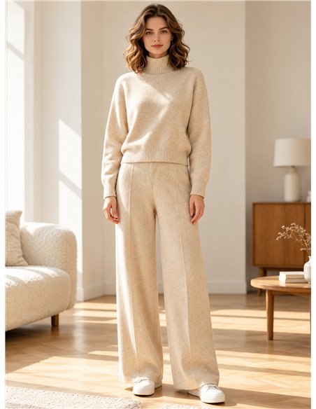 Conjunto jersey cuello alto y pantalón