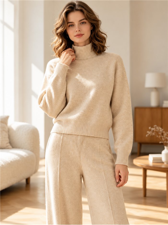 Conjunto jersey cuello alto y pantalón