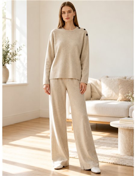 Ensemble pull et pantalon avec boutons à l'épaule