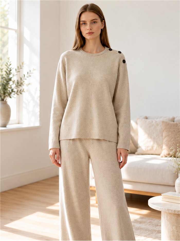 Ensemble pull et pantalon avec boutons à l'épaule