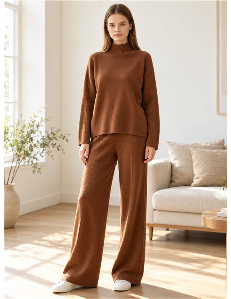 ensemble pull à col roulé et pantalon